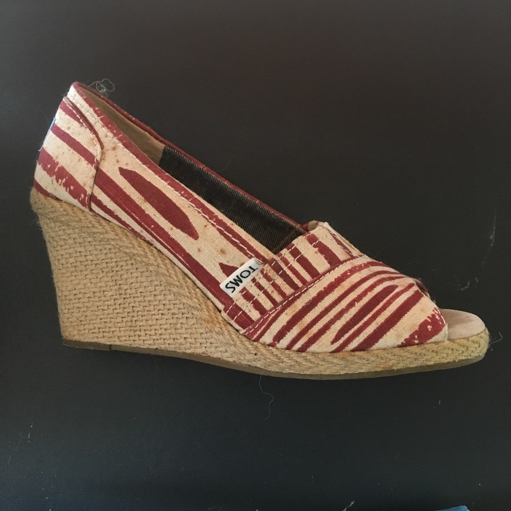 Tom’s Wedge Espadrilles